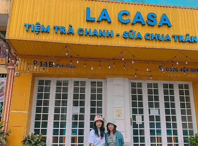 La Casa - 11b Anh Dao, Bai Chay * Ha Long