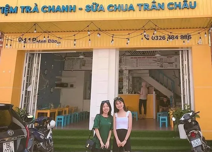 La Casa - 11b Anh Dao, Bai Chay * Ha Long